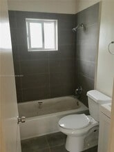 960 Biarritz Dr in Miami Beach, FL - Building Photo - Building Photo
