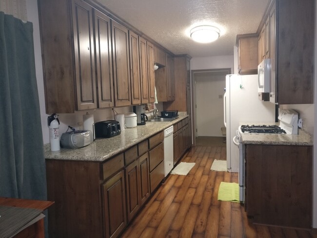 3589 W Gordon Ave in Layton, UT - Building Photo - Building Photo