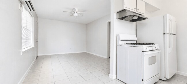 property at 7818 Oak Knoll Ln