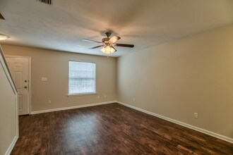 Columbia Trace in Tallahassee, FL - Foto de edificio - Building Photo