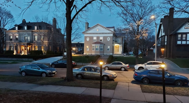 2210 Pillsbury Ave in Minneapolis, MN - Building Photo - Building Photo