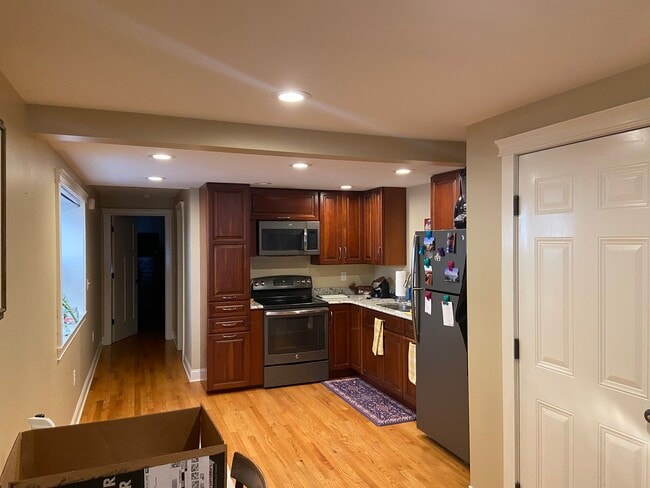 28 Dove St, Unit 1