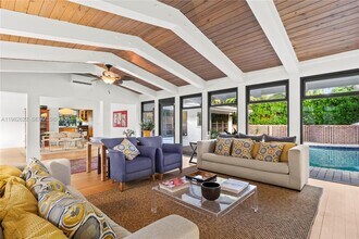 2132 Middle River Dr in Fort Lauderdale, FL - Building Photo - Building Photo