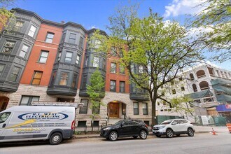 505 W Fullerton Pky, Unit 1 in Chicago, IL - Building Photo - Building Photo