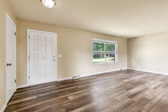 6128 W 84th Ave in Arvada, CO - Foto de edificio - Building Photo