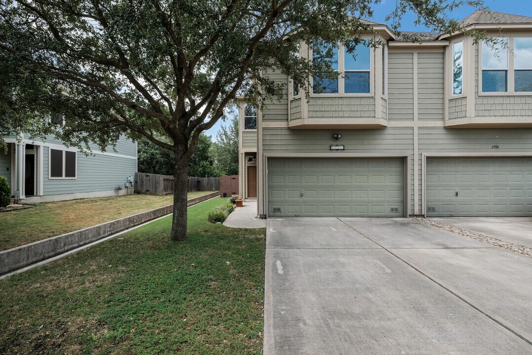 6902 Terra Rye in San Antonio, TX - Building Photo