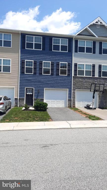 property at 841 Schooner Ln