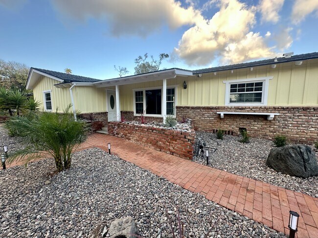 9071 Paradise Park Dr in Lakeside, CA - Building Photo - Building Photo