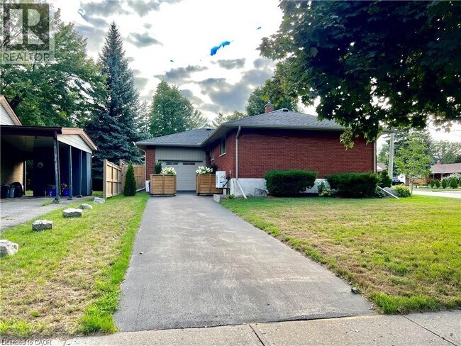 213 Union St E in Waterloo, ON - Building Photo - Building Photo