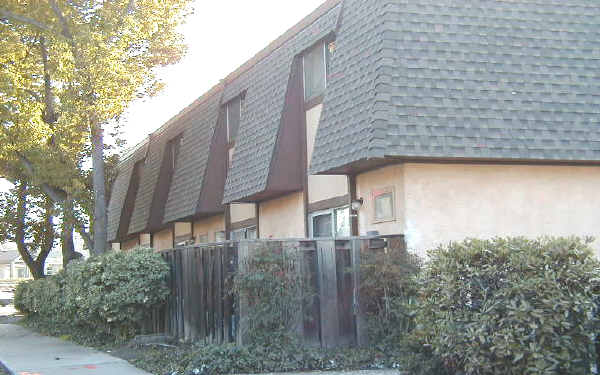 Lavetta Arms Apartments in Concord, CA - Building Photo - Building Photo