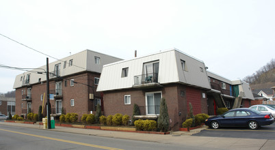 1704-1710 Main St in Pittsburgh, PA - Foto de edificio - Building Photo