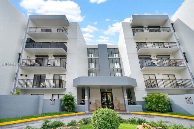 1820 W 53rd St in Hialeah, FL - Foto de edificio - Building Photo