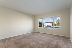 2432 Webb Ave in Alameda, CA - Building Photo