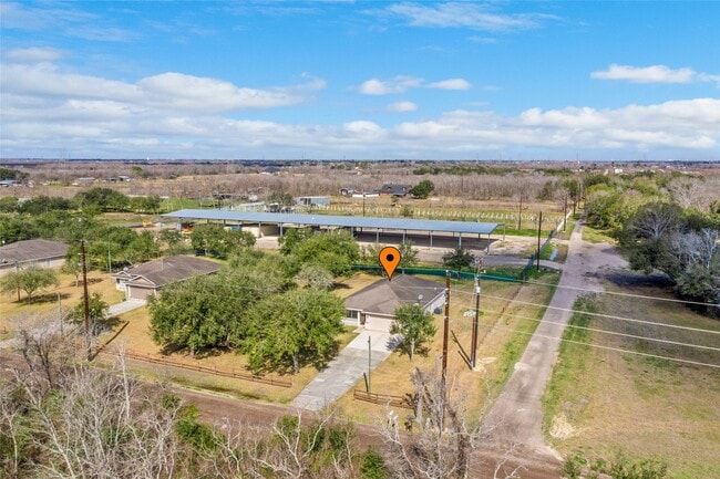 3141 County Rd 81 in Rosharon, TX - Building Photo - Building Photo