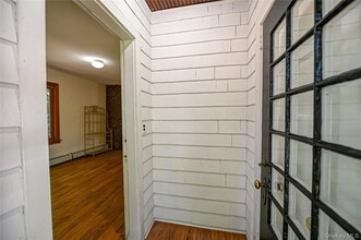 139 Cove Neck Rd in Oyster Bay, NY - Building Photo - Building Photo