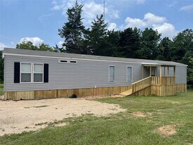 10161 Pollard Rd in Willis, TX - Building Photo