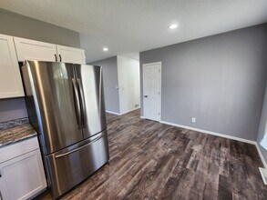 2424 Telegraph Rd in Davenport, IA - Building Photo - Building Photo