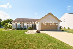 127 Broadmoor Bend in Pittsboro, IN - Building Photo
