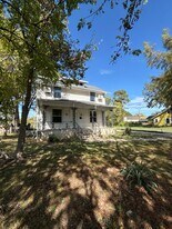 1033 E Commercial St in Springfield, MO - Building Photo