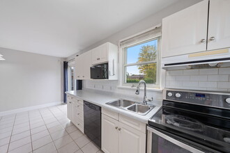 659 Rayburne Ave in Sarnia, ON - Building Photo - Building Photo