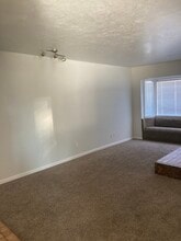 3109 N Sunset Ave in Farmington, NM - Building Photo - Building Photo