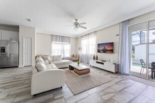 4800 Crusoe St in Kissimmee, FL - Building Photo