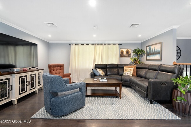 1 Laurie Ln in Saratoga Springs, NY - Building Photo - Building Photo