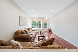 2456 Canterbury Ln in North Brunswick, NJ - Building Photo - Building Photo