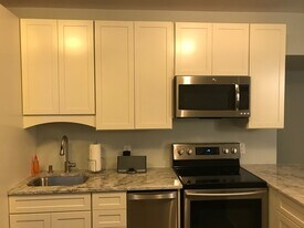 10A Little Harbor Rd in Mount Sinai, NY - Building Photo