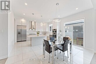 700 Coast Cir in Ottawa, ON - Building Photo - Building Photo