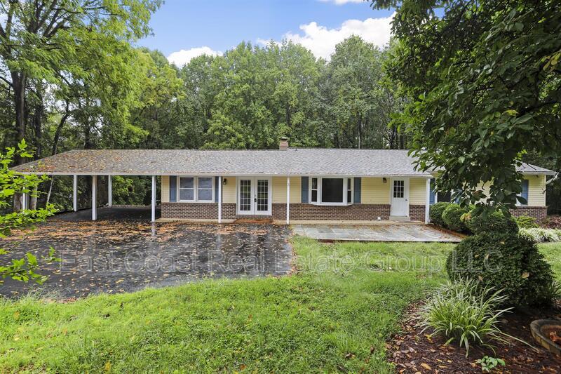 3395 Canary Ct in Ijamsville, MD - Building Photo