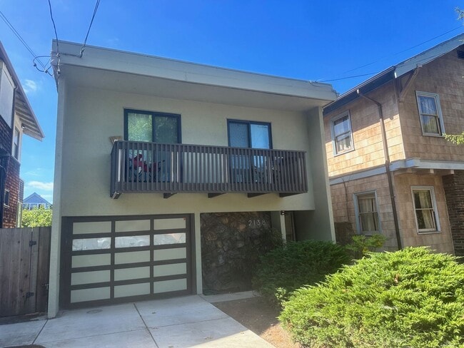 2138 Derby St in Berkeley, CA - Foto de edificio - Building Photo