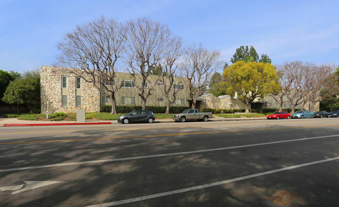 Ardmore Apartments in Studio City, CA - Building Photo