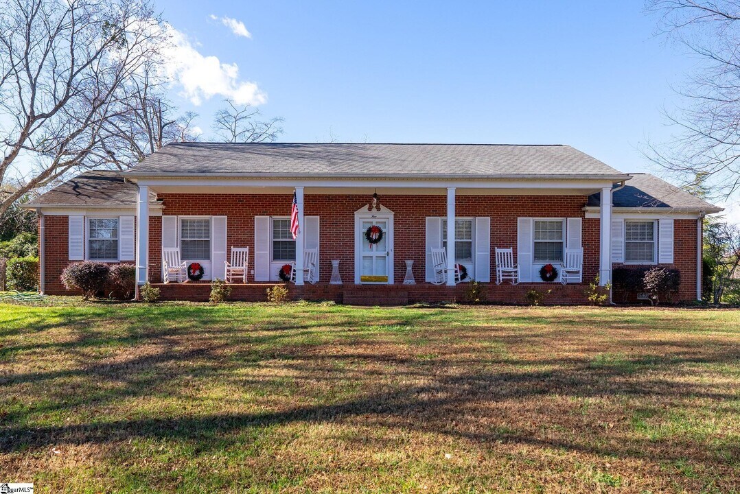 5 Coleman Park Cir in Travelers Rest, SC - Building Photo