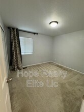 7015 Preble Dr in Colorado Springs, CO - Foto de edificio - Building Photo