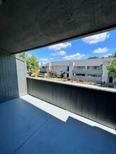 9700 Leawood Blvd in Houston, TX - Building Photo - Building Photo