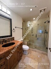 121 S Hope St in Los Angeles, CA - Foto de edificio - Building Photo