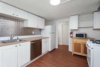 124 Washington Rd in Princeton, NJ - Building Photo - Building Photo