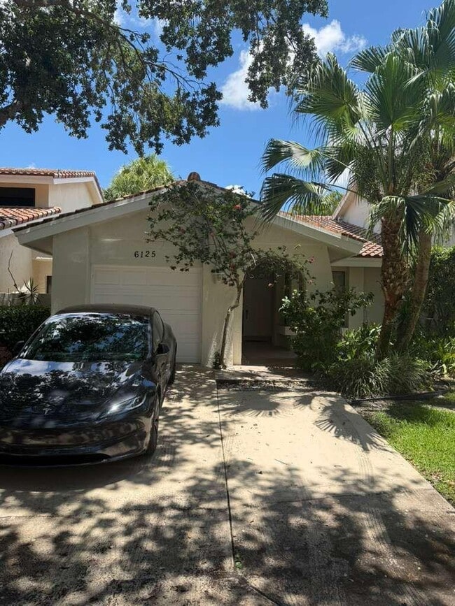 property at 6125 Via Laguna Ln