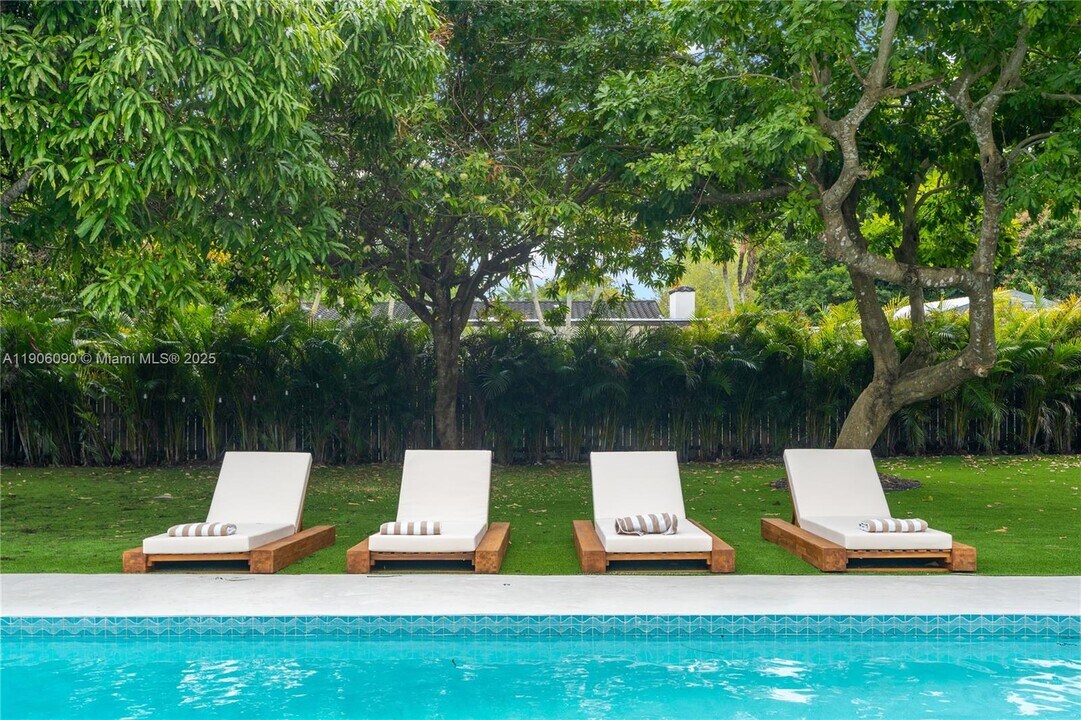 9600 SW 147th St in Miami, FL - Building Photo