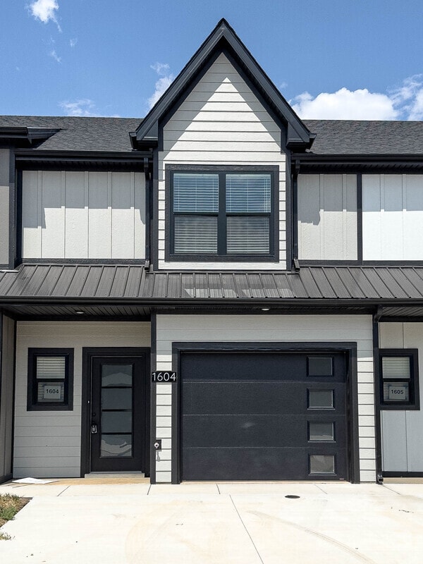 property at 1604 Jonathan Wade Cir