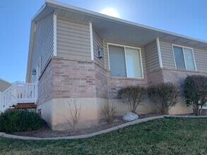 325 E 100 S in Kaysville, UT - Building Photo - Building Photo