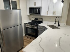 301X Dupont Ave in Baltimore, MD - Building Photo