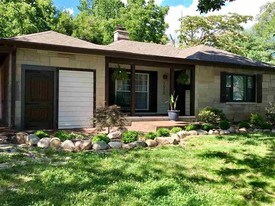 1515 E Maxwell Ln in Bloomington, IN - Building Photo