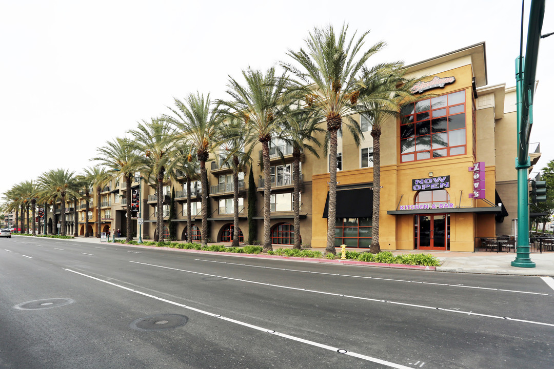 Stadium Lofts in Anaheim, CA - Foto de edificio