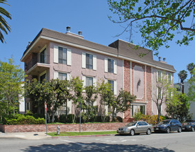 9191 S Charleville Blvd in Beverly Hills, CA - Building Photo - Building Photo