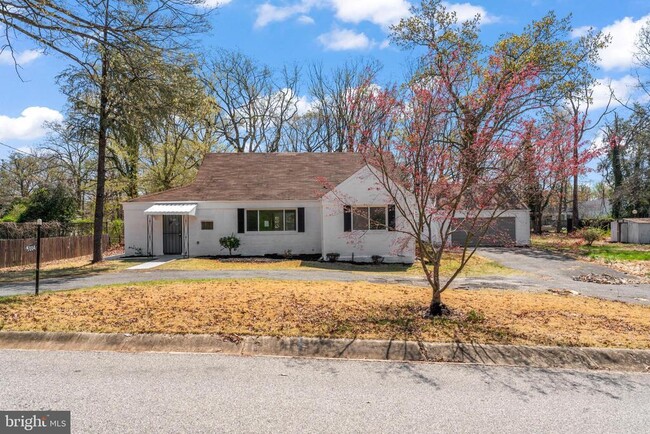 5004 Barnaby Ln in Oxon Hill, MD - Building Photo - Building Photo