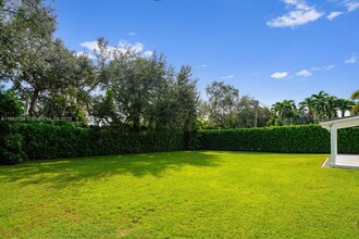 7510 SW 105th Terrace in Miami, FL - Foto de edificio - Building Photo