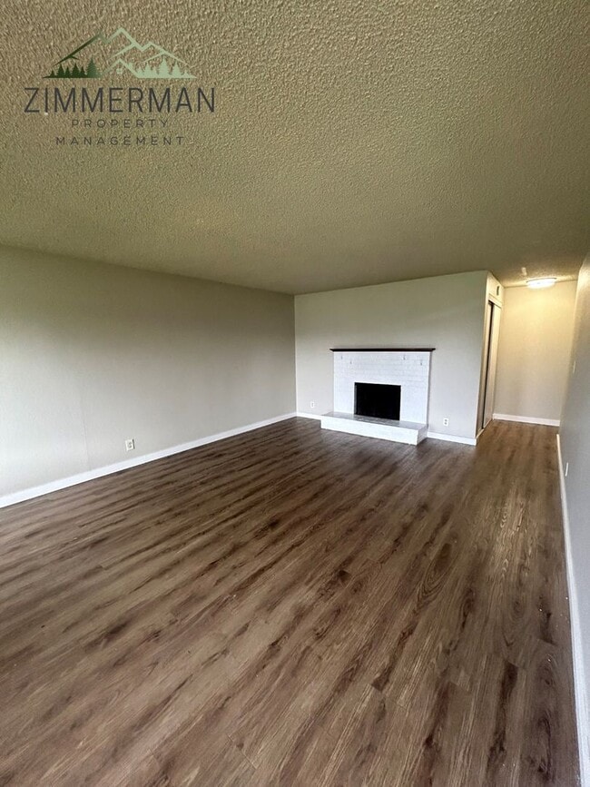 2357 6th St in Springfield, OR - Foto de edificio - Building Photo