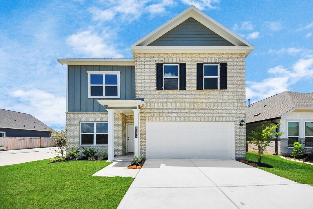 2715 Crest Creek Ln in Richmond, TX - Building Photo